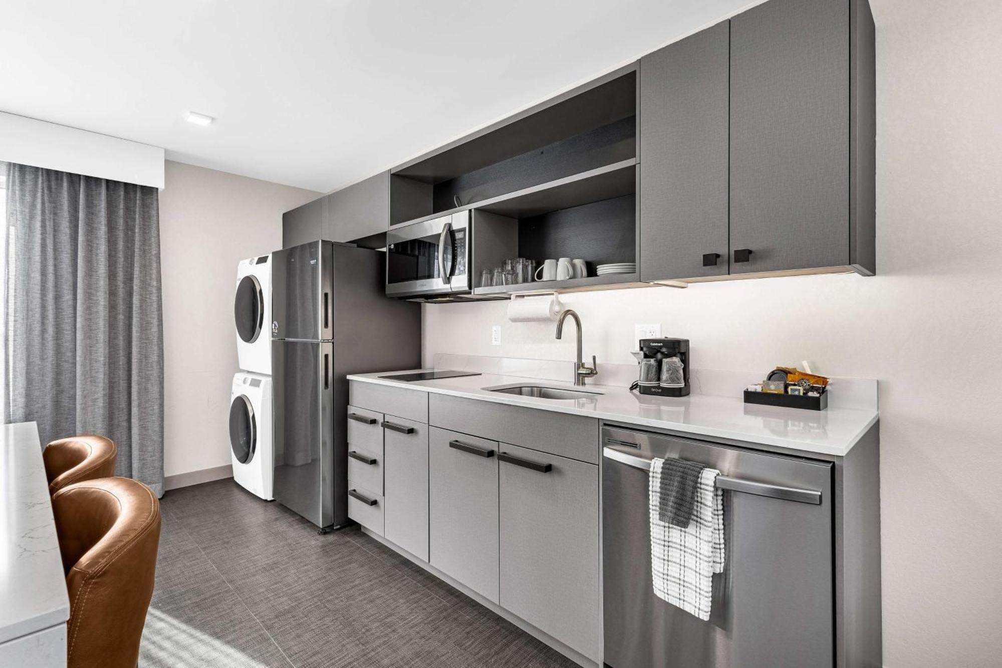Homewood Suites By Hilton Colorado Springs Airport Bagian luar foto
